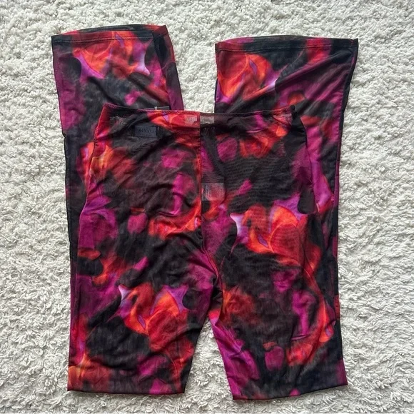 WHITE FOX RHYTHM OF THE NIGHT BUSTIER AND PANT SET IN PINK FLAME PRINT - Picture 15 of 15